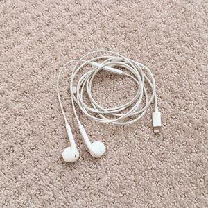 Apple Wired EarPods with Lightning Connector